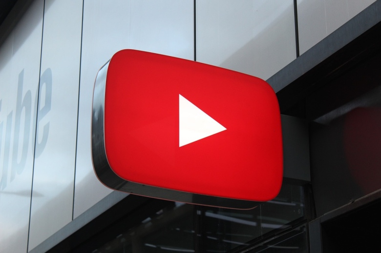 YouTube logo sign outside a YouTube Space.